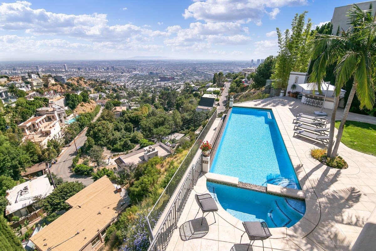 Where the pool meets the sky and every evening rewrites itself in Los Angeles, CA