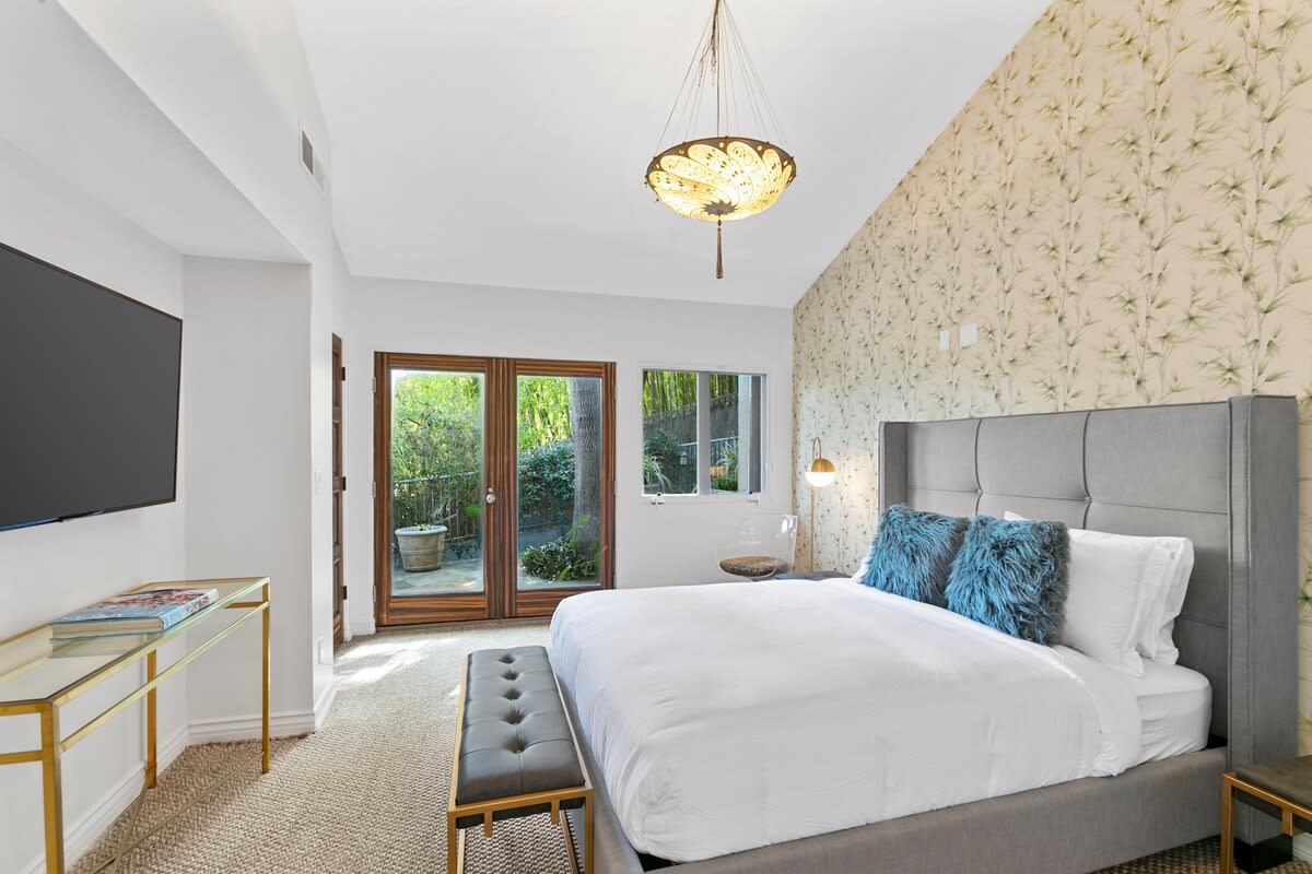 Residence image 2