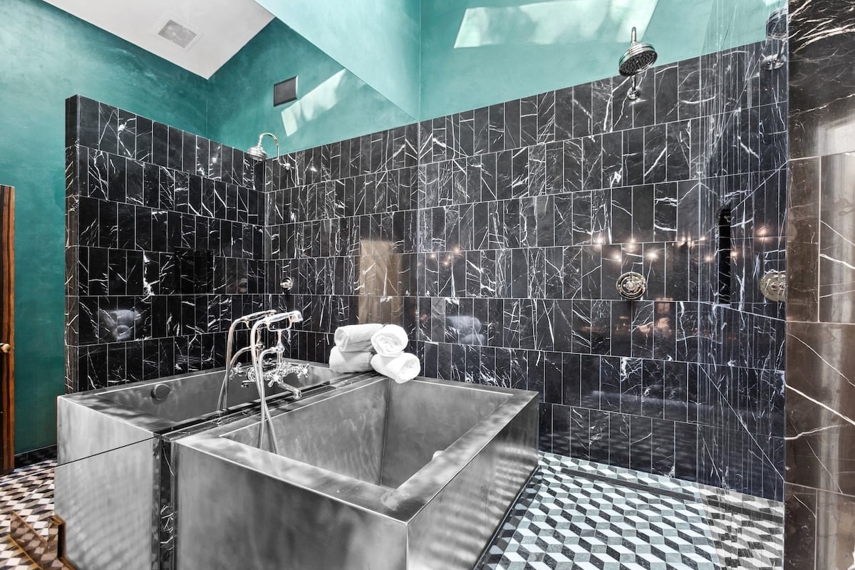 Residence image 3