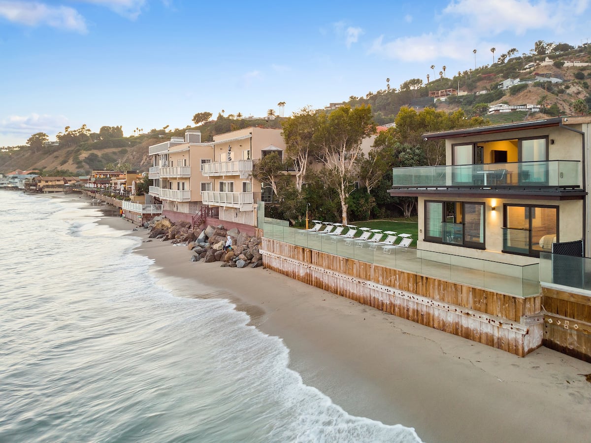 Located on the strip of highly desirable Carbon Beach, Malibu