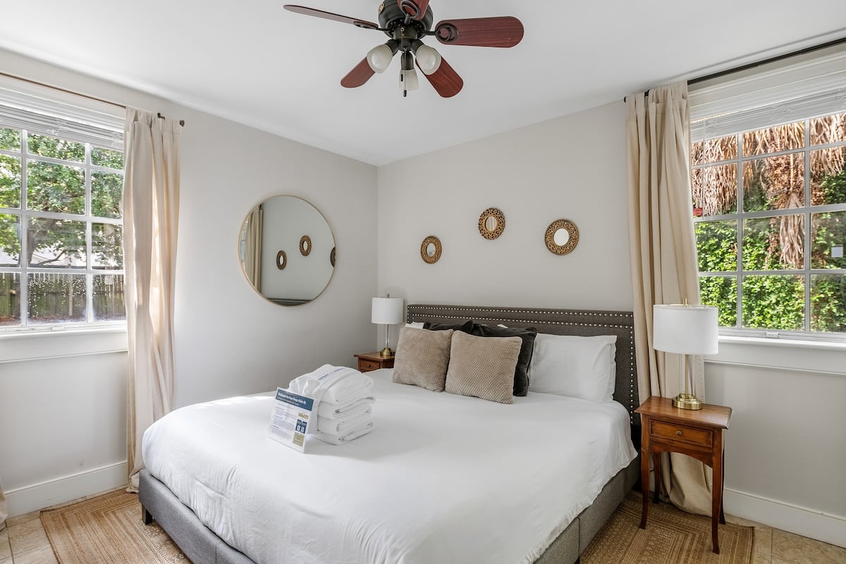 Casa Fuego - D  | Walk to the Best Restaurants! image 4