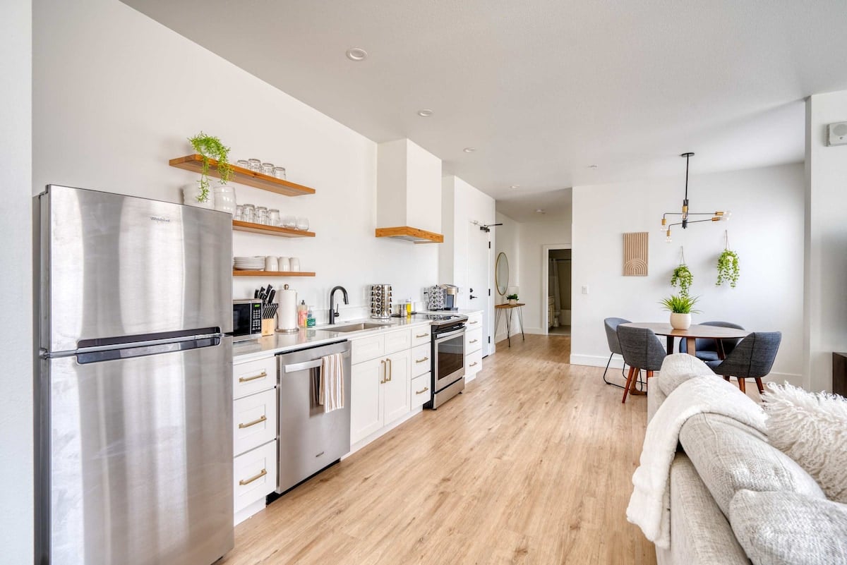 Alberta Arts - 2BR - Walk to Food, Shops, & Art image 8