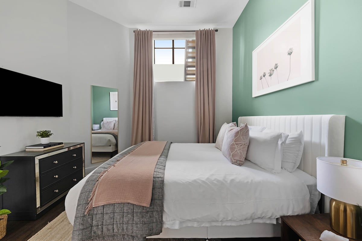 Clean and Comfortable Bedroom for a Restful Stay