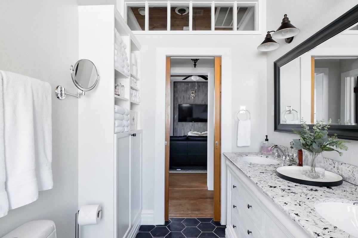 Plenty of bath amenities