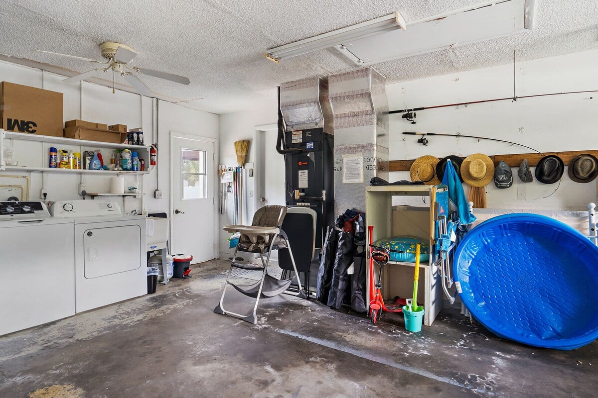 Inside the garage you can find a baby pool, beach necessities, a highchair for guest use, as well as the washer and drier! Detergent is provided.