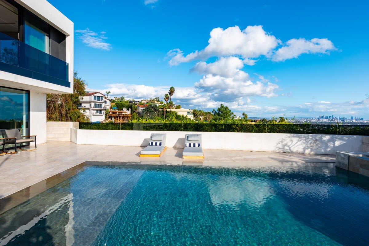 Residence image 3