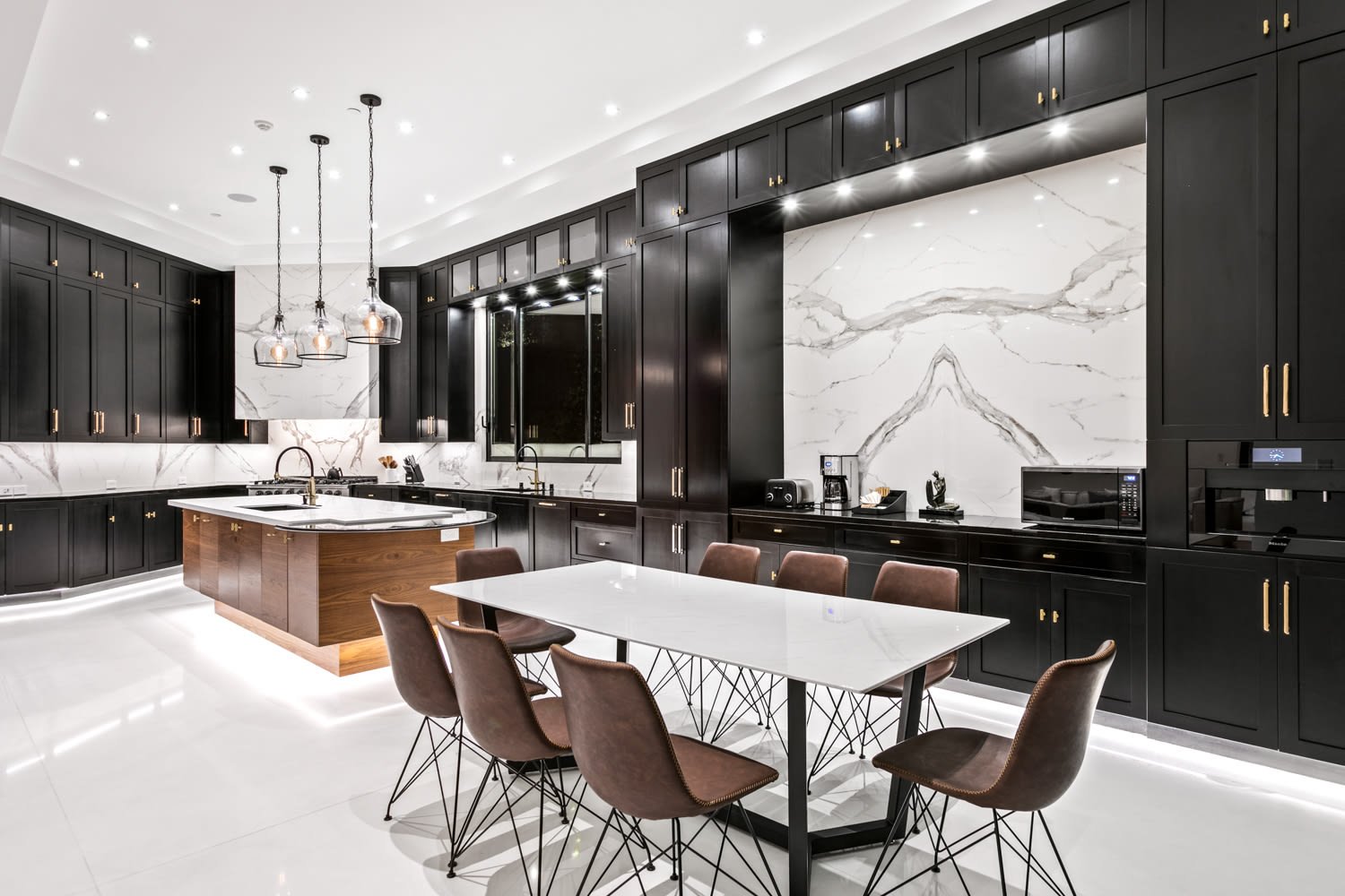 A luxurious escape in the Pacific Palisades in Los Angeles, CA
