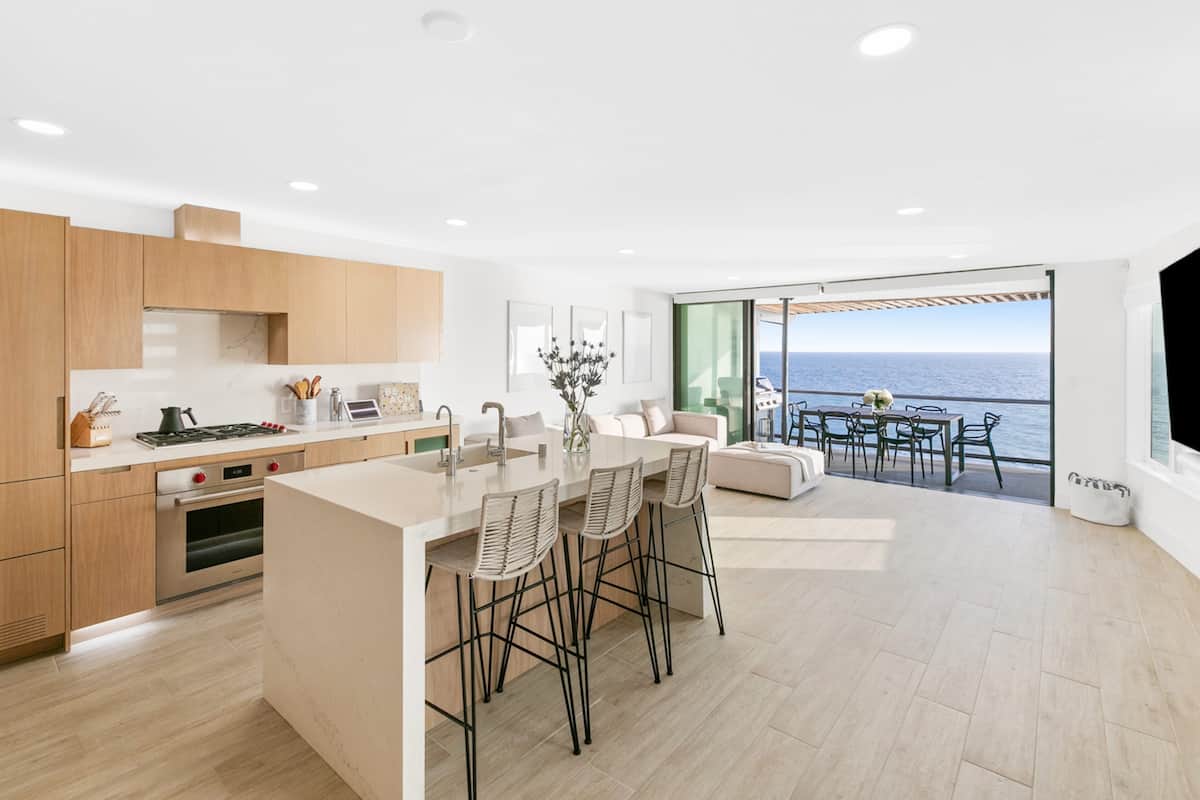Open design floor, tile wood.