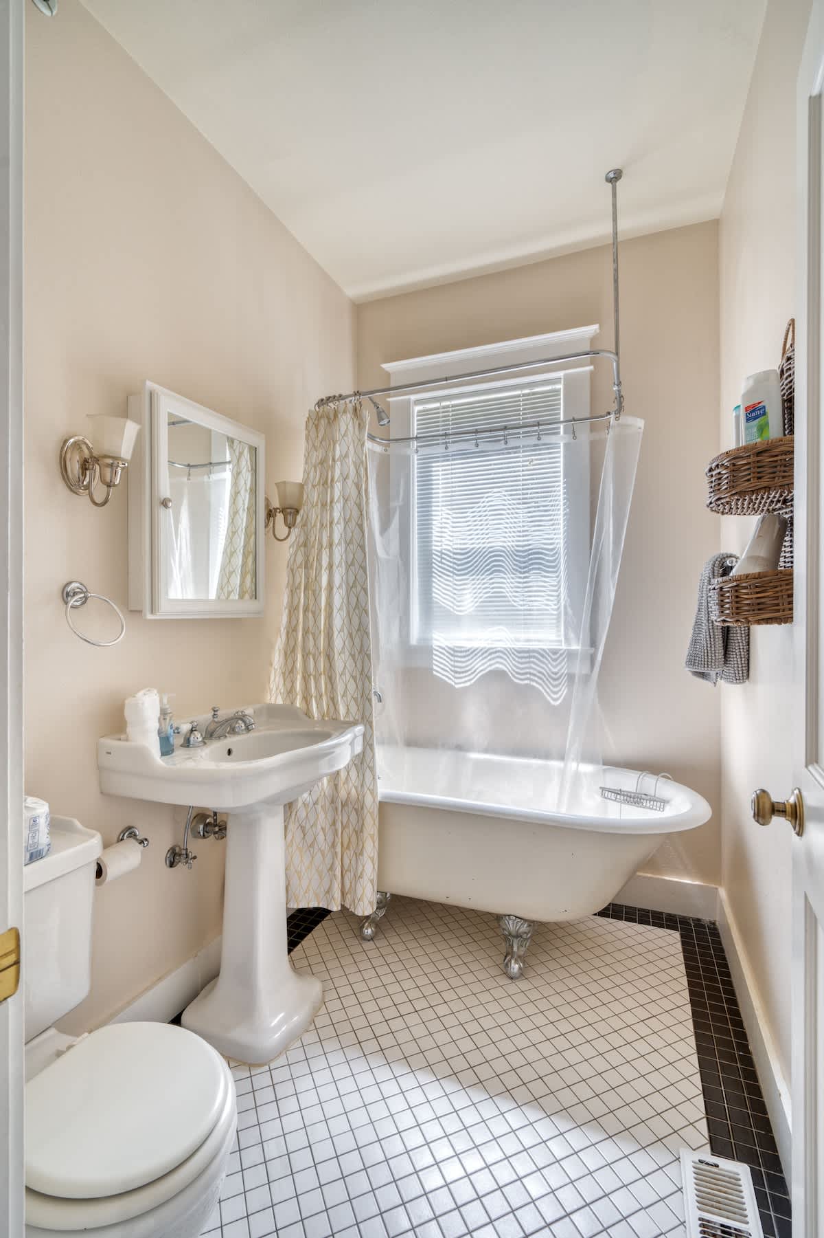 Residence image 2