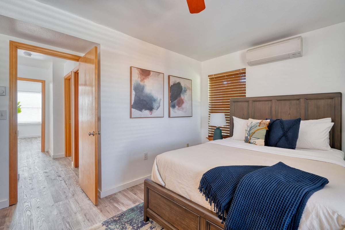 Modern 3BR + sofa bed• Alberta Arts • WalkScore 99 image 47