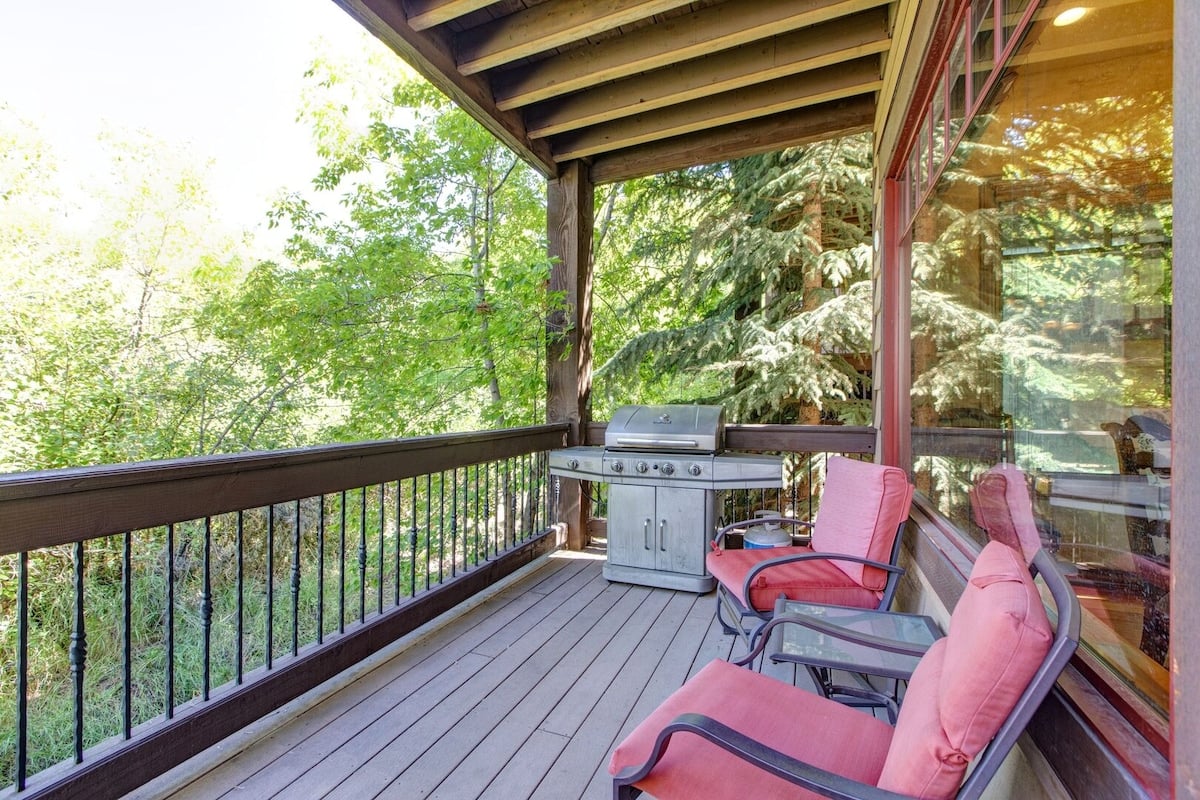 A private mountain house where Park City's slopes and storied Main Street converge at your doorstep in Park City, UT