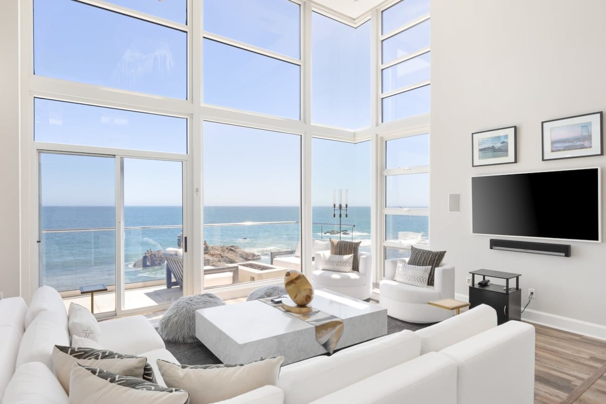 Where the days stretch long and the ocean stays close in Malibu, CA