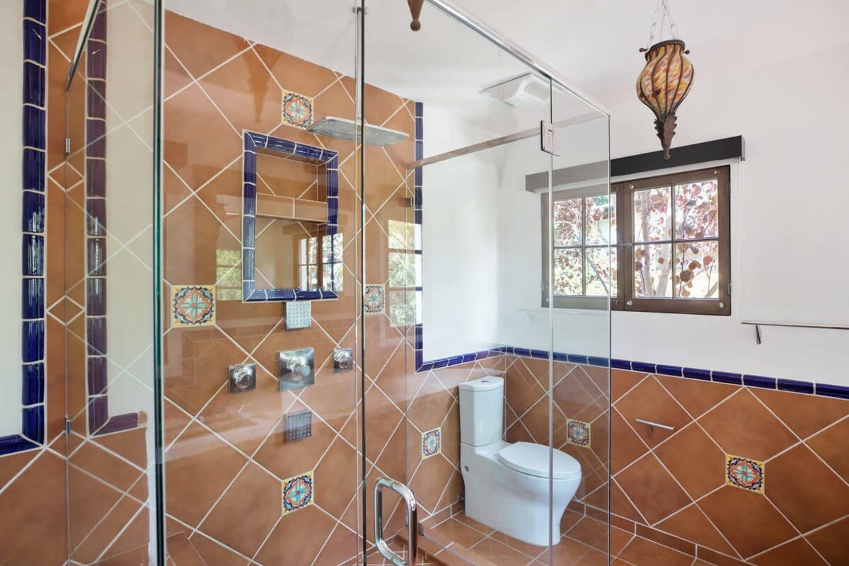 Residence image 3