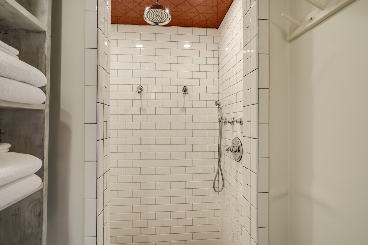 Ravinia Bungalow image 14