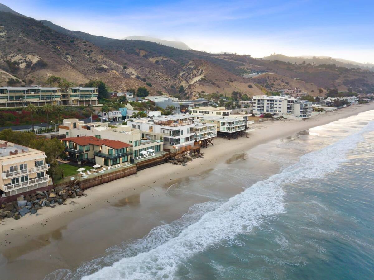 Perfect location for long walks on the beach, paddle boarding, kayaking, swimming, and sunbathing.