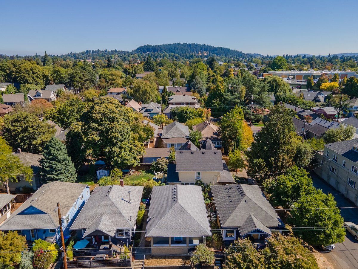 3 BR 1 BA - Cozy Home - Walkscore 97 - Shopping image 27