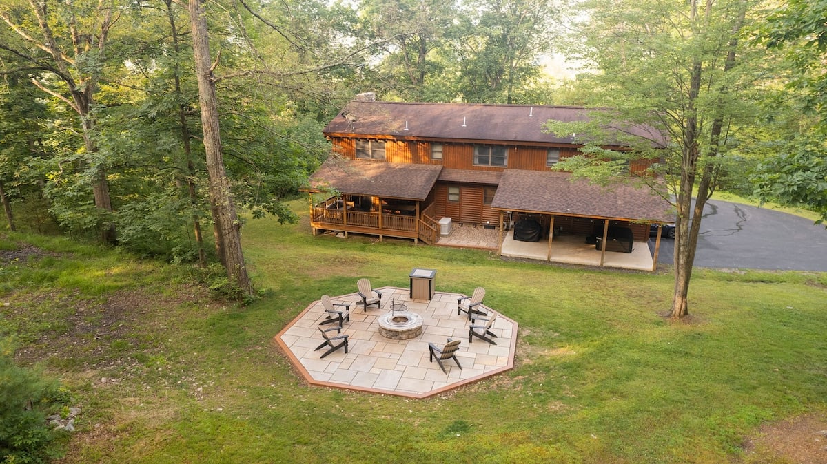 The cabin where evenings slow down and the hot tub stays warm in Gaines, PA