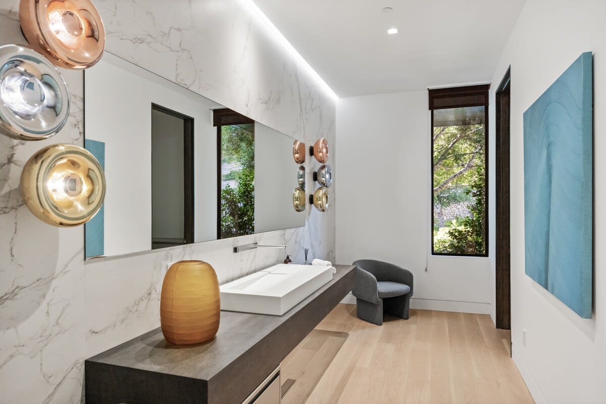 Residence image 2