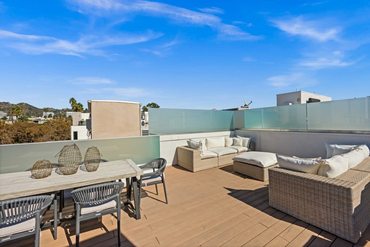 Residence image 3