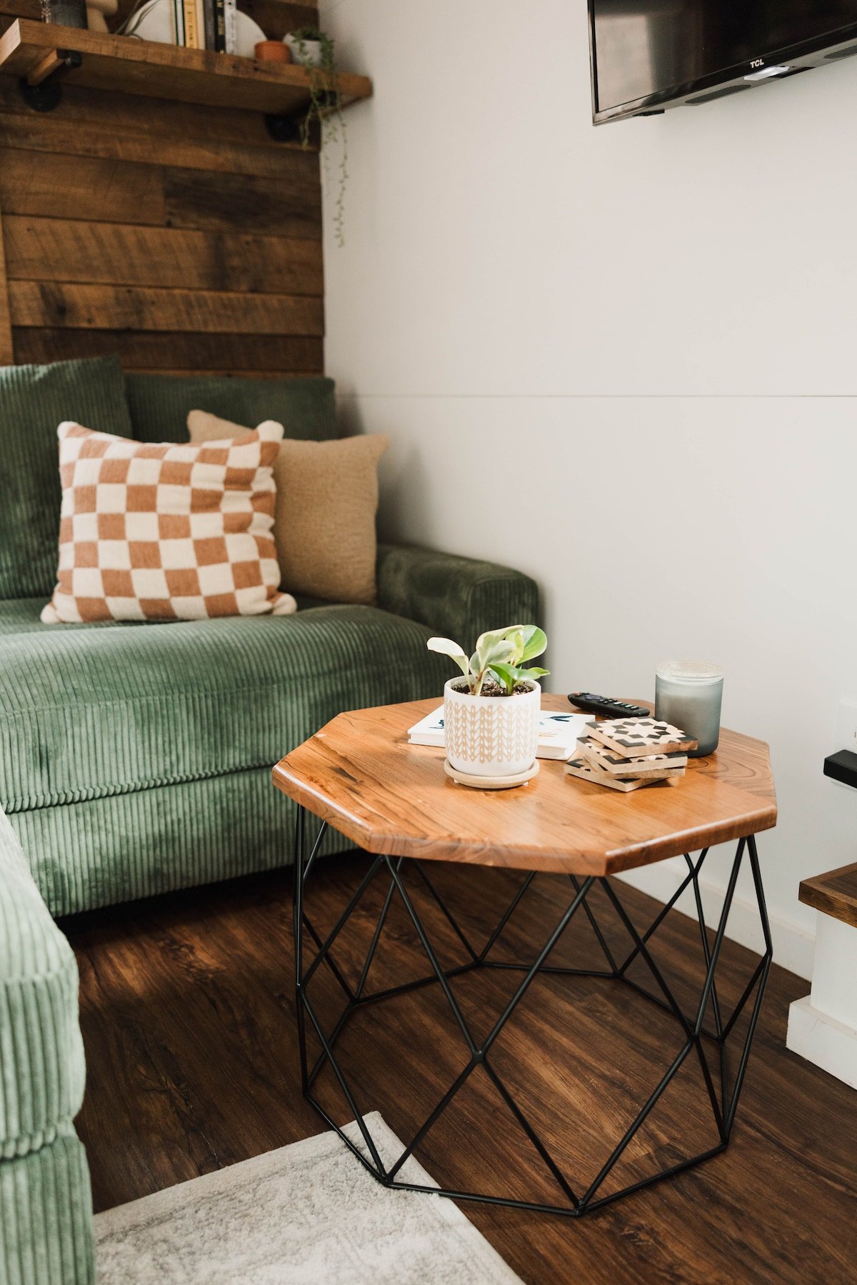 Stylish and comfy setting, perfect to take a break from exciting outdoor activities.