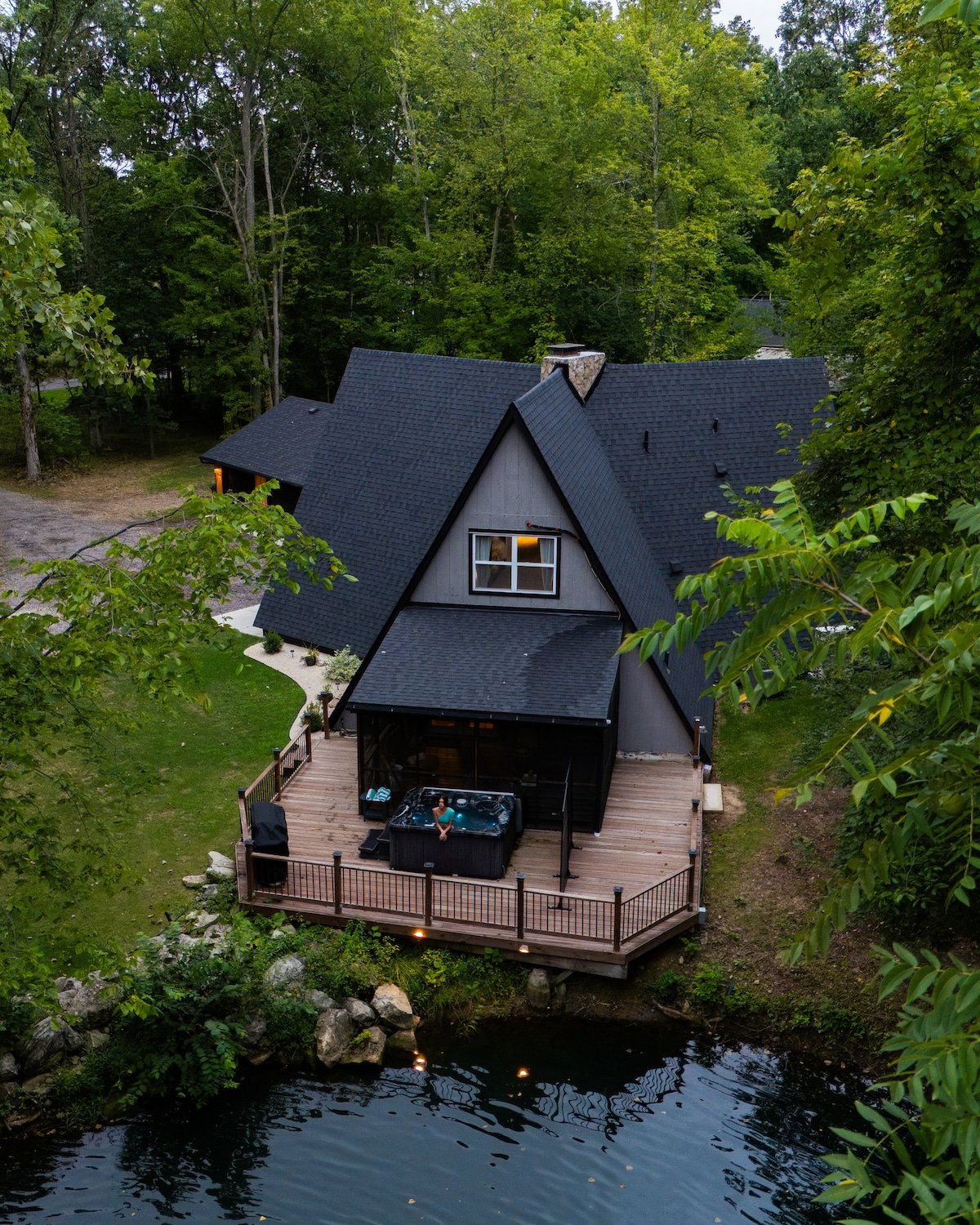 Rustic‑modern A‑frame retreat near Galena, Ohio in Galena, OH