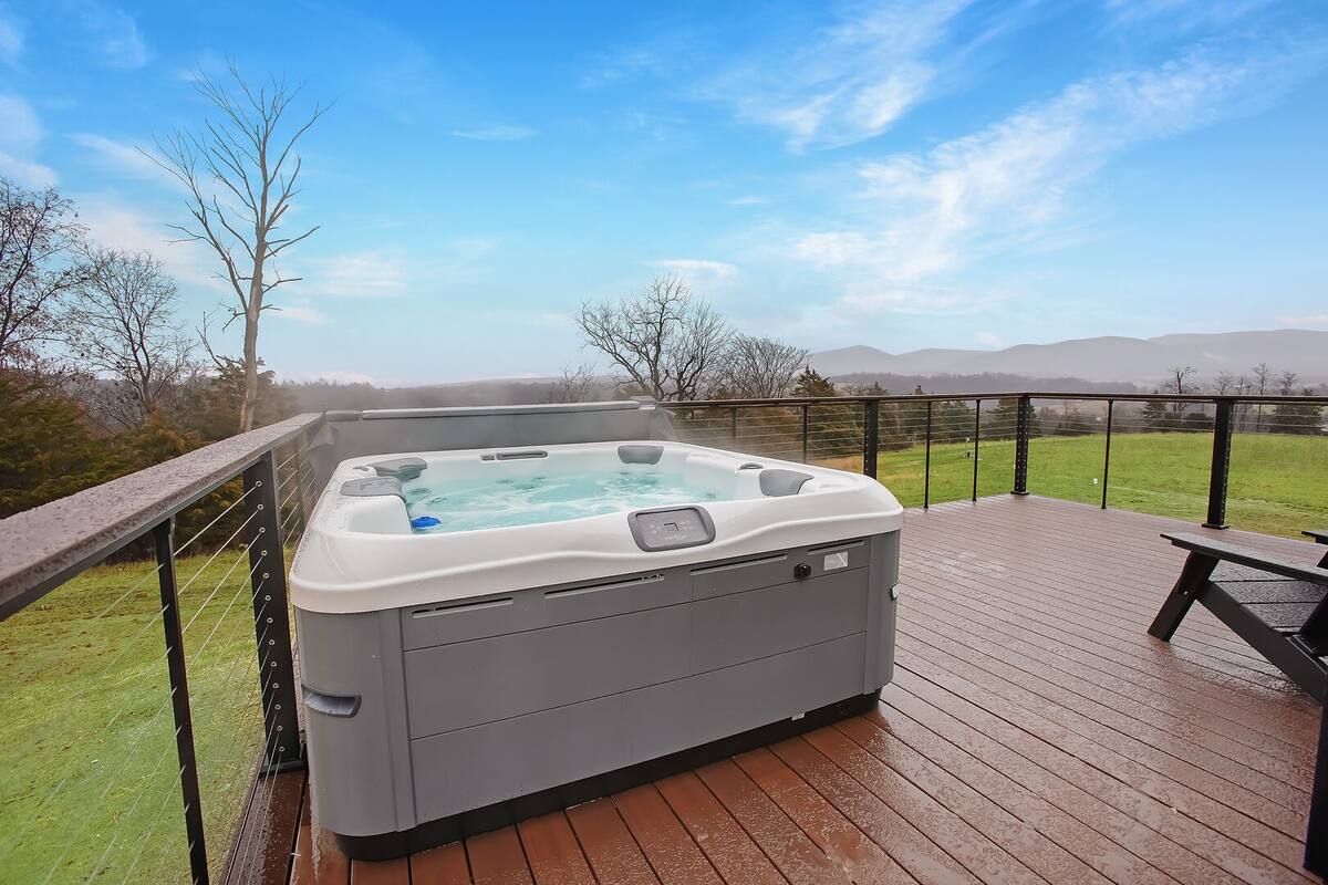 Sunsets in this hot tub are unbelievable.