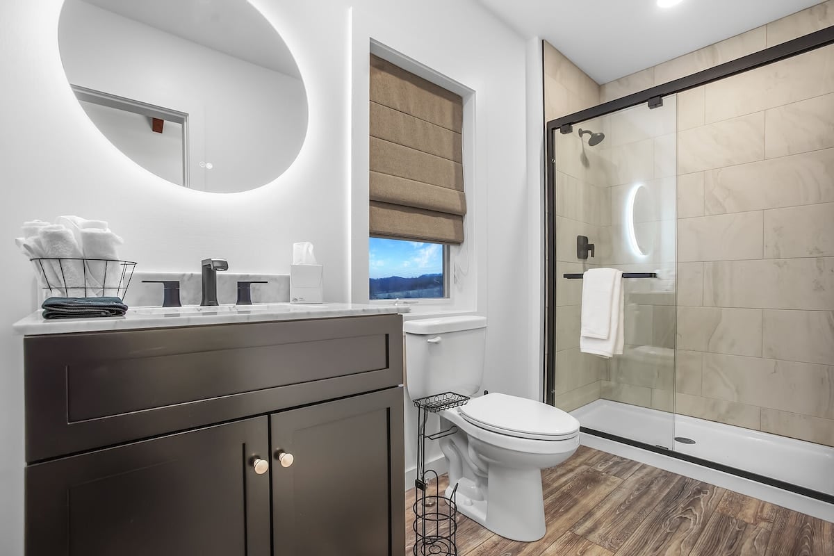 Full bath with tile walk-in shower!