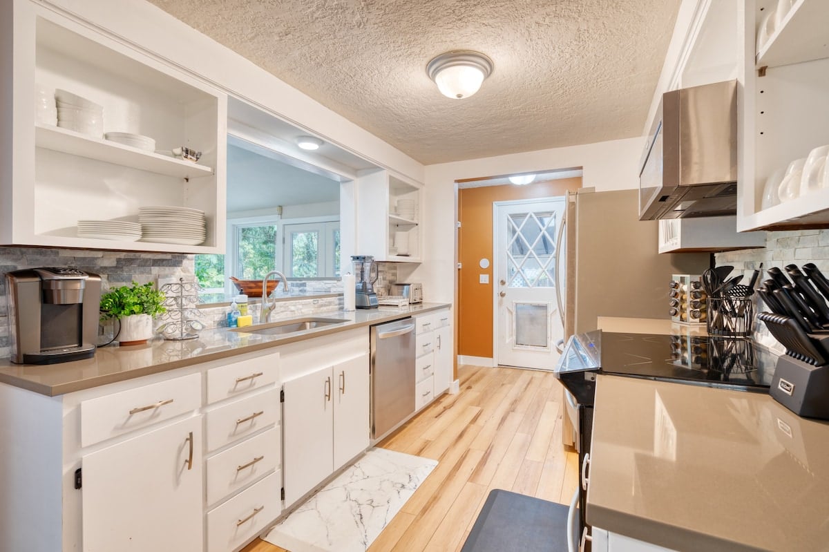 Sandy River Cabin • Hot Tub • 9 Queens • Sleeps 16 image 30