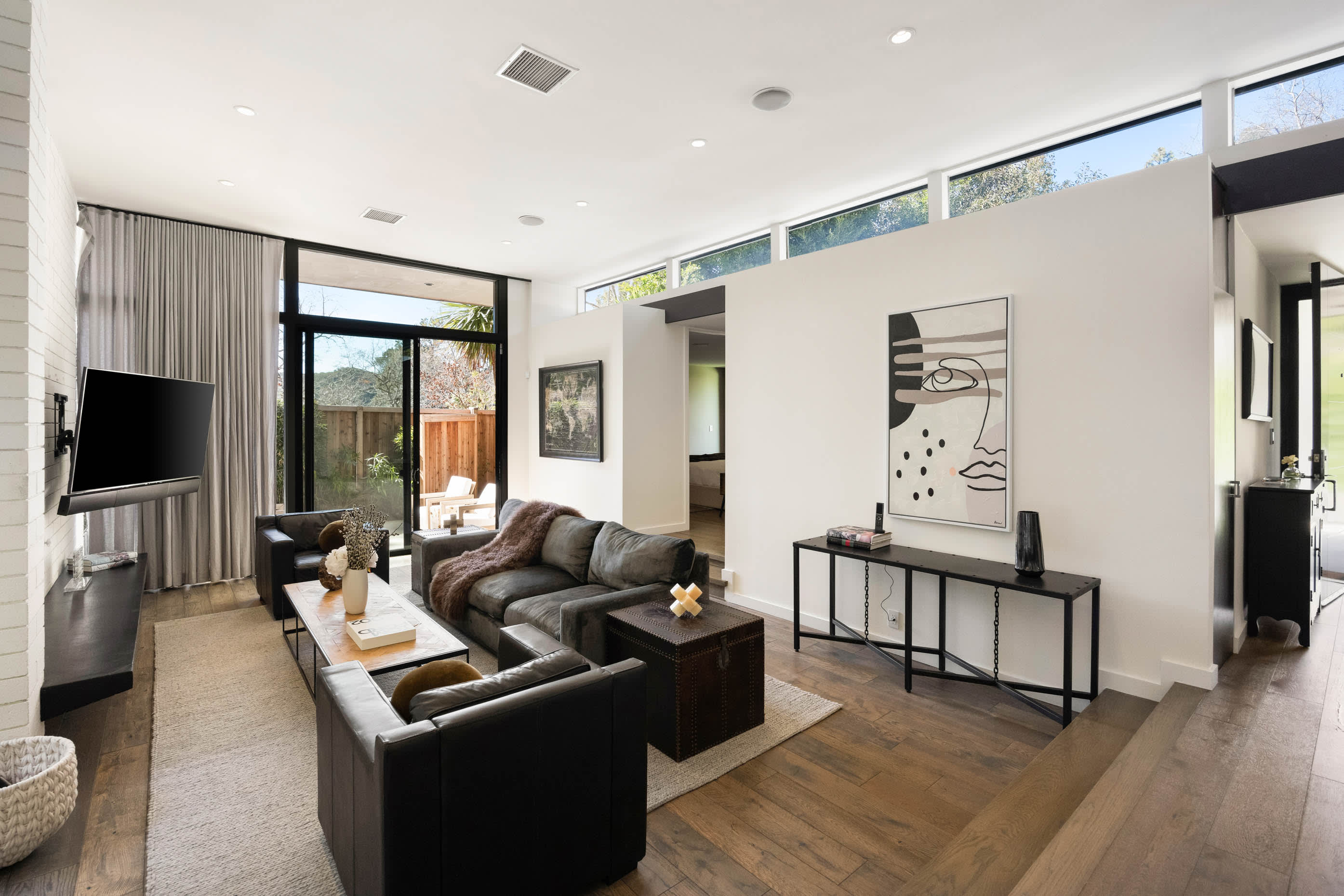 Residence image 3