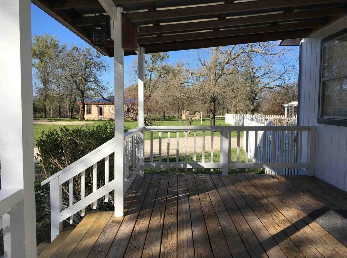 Where mornings begin with open windows and the chorus of the countryside in Waco, TX