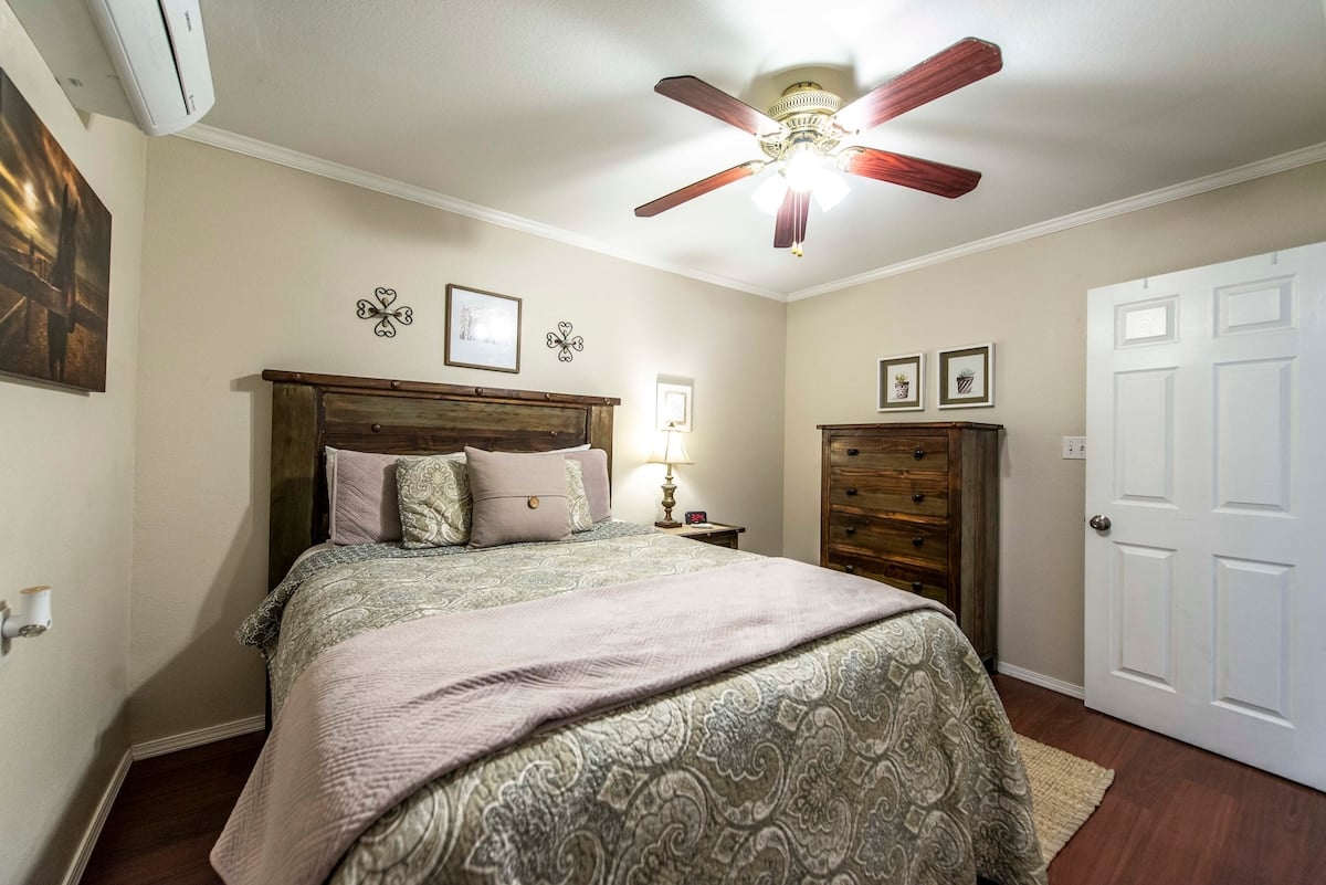 Songbird Haven Cozy Country Getaway image 4