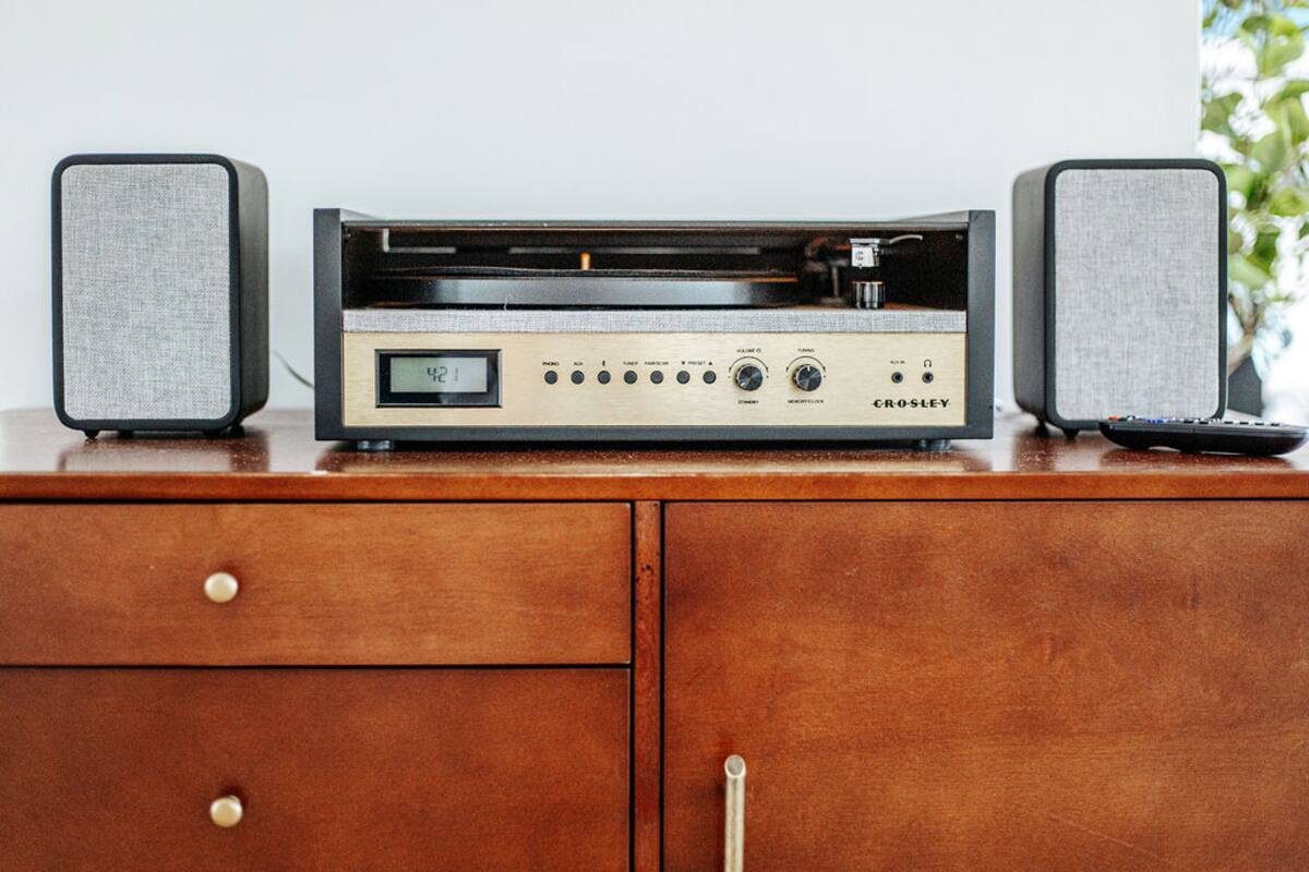 [Main Floor] The record player is also a blue tooth speaker so you can get your tunes on. 