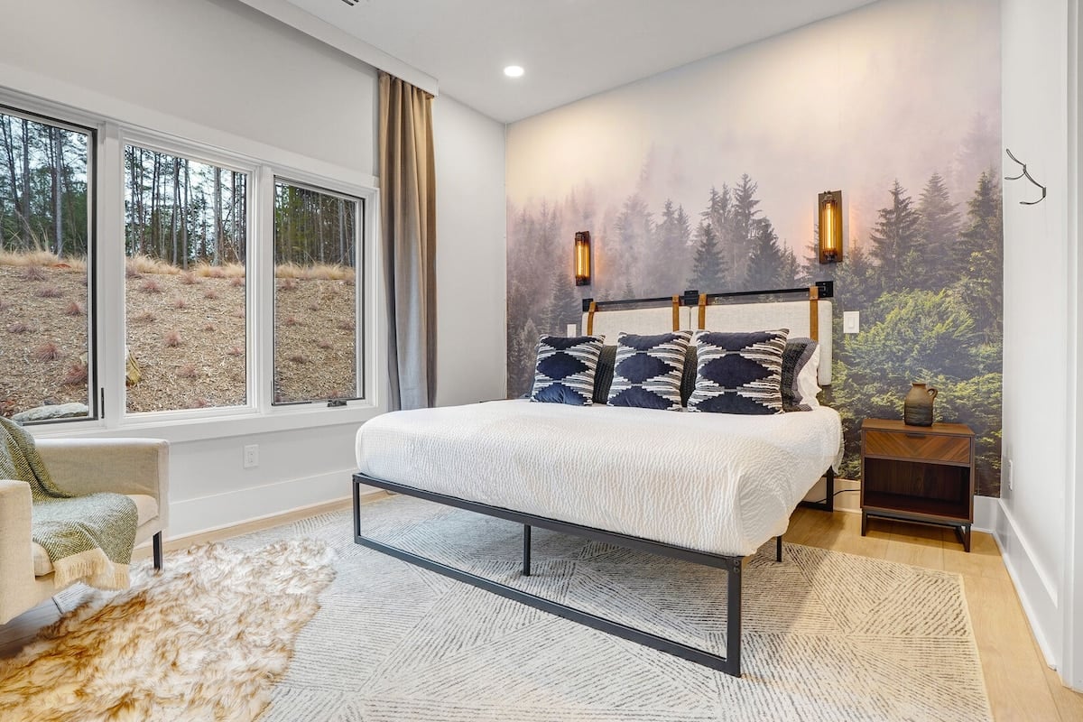 Bedroom 3 - King Bed