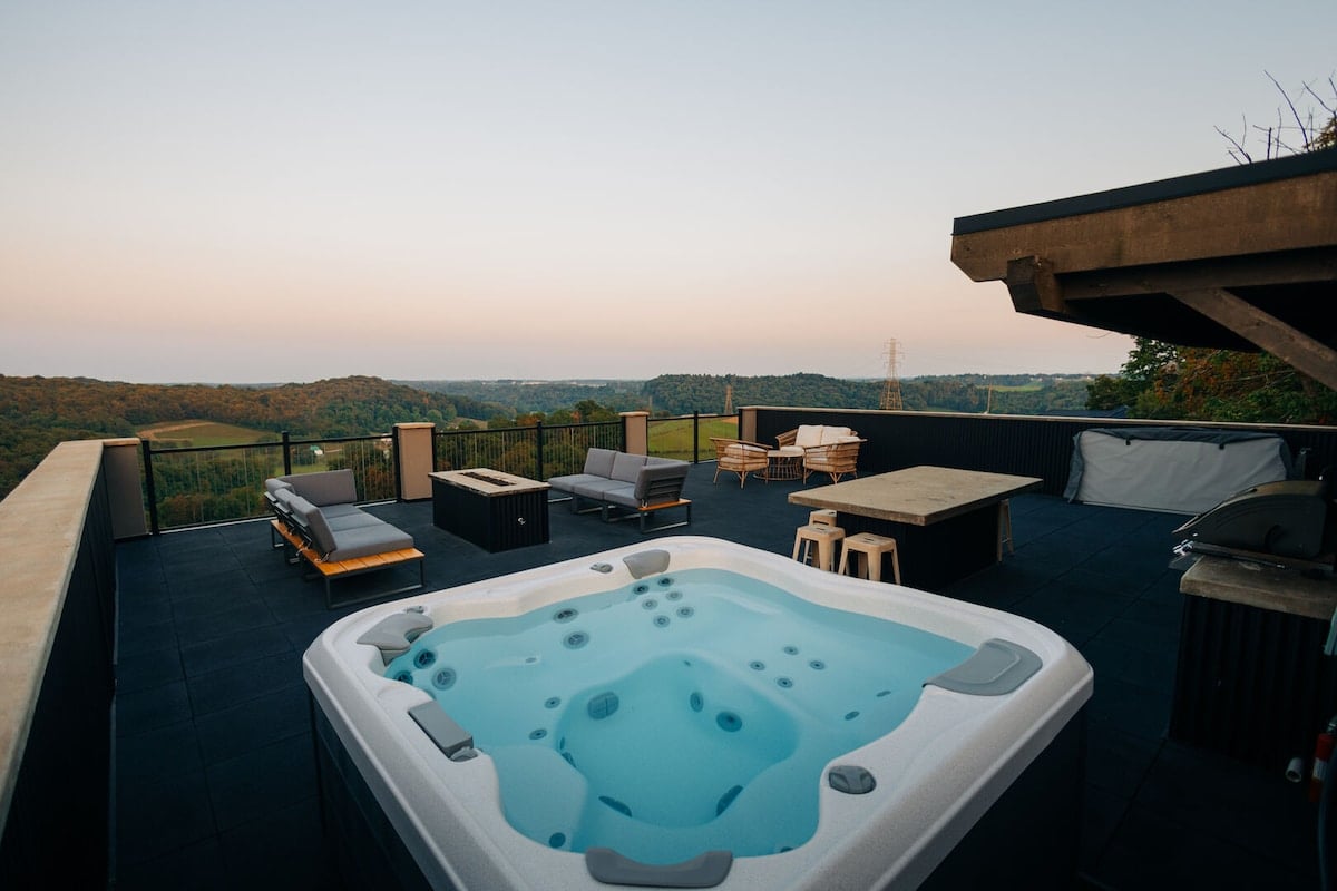 Bullfrog Hot Tub is now a feature on the rooftop