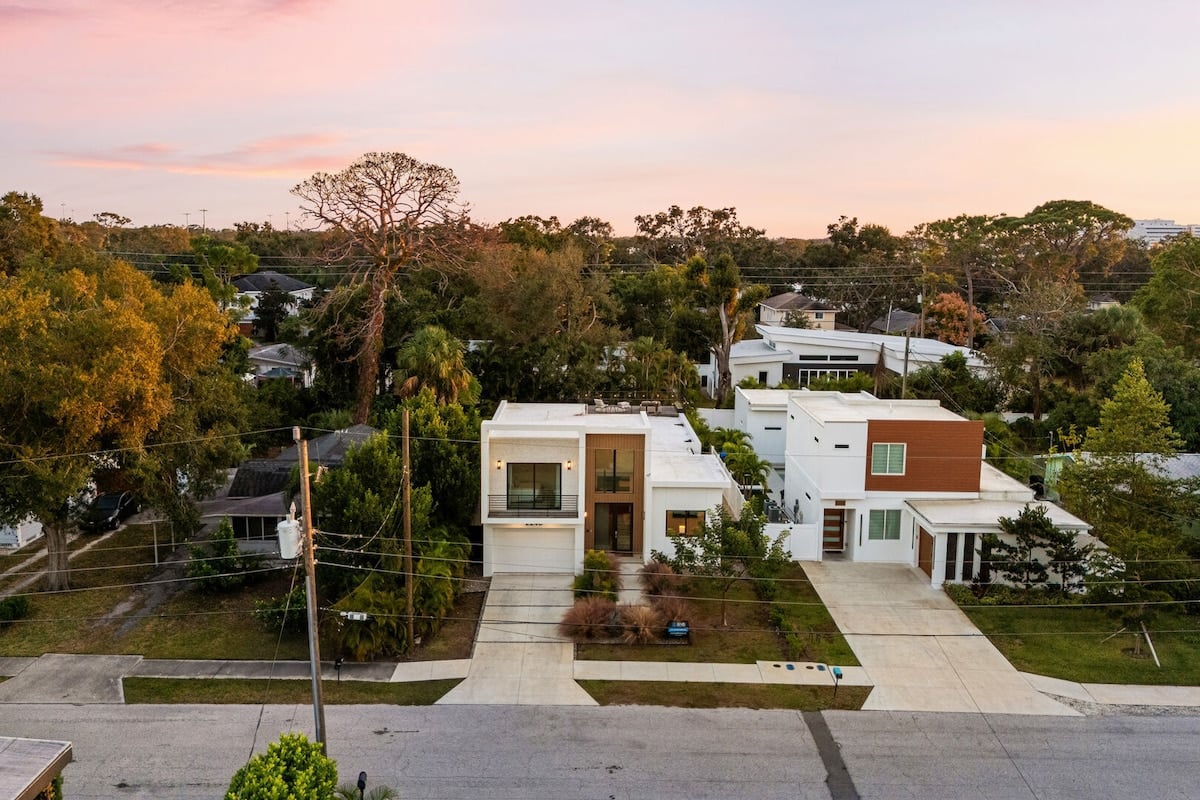 This beautiful landscaping is meticulously maintained year-round!