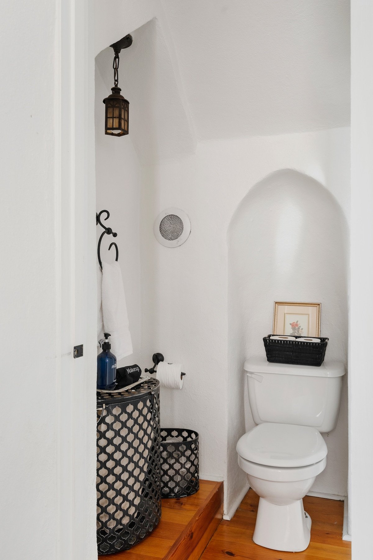 Tully Alley: NY Times Featured Charming Home image 12