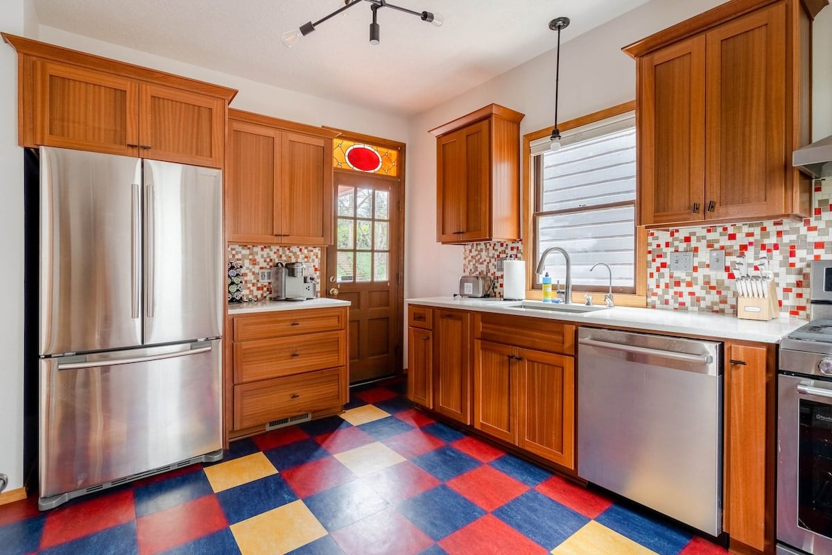 3BR Craftsman - Vintage Charm - Great Location image 7
