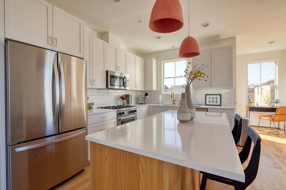 Luxury Townhouse • New Build • 3BR • Sleeps 5 image 6