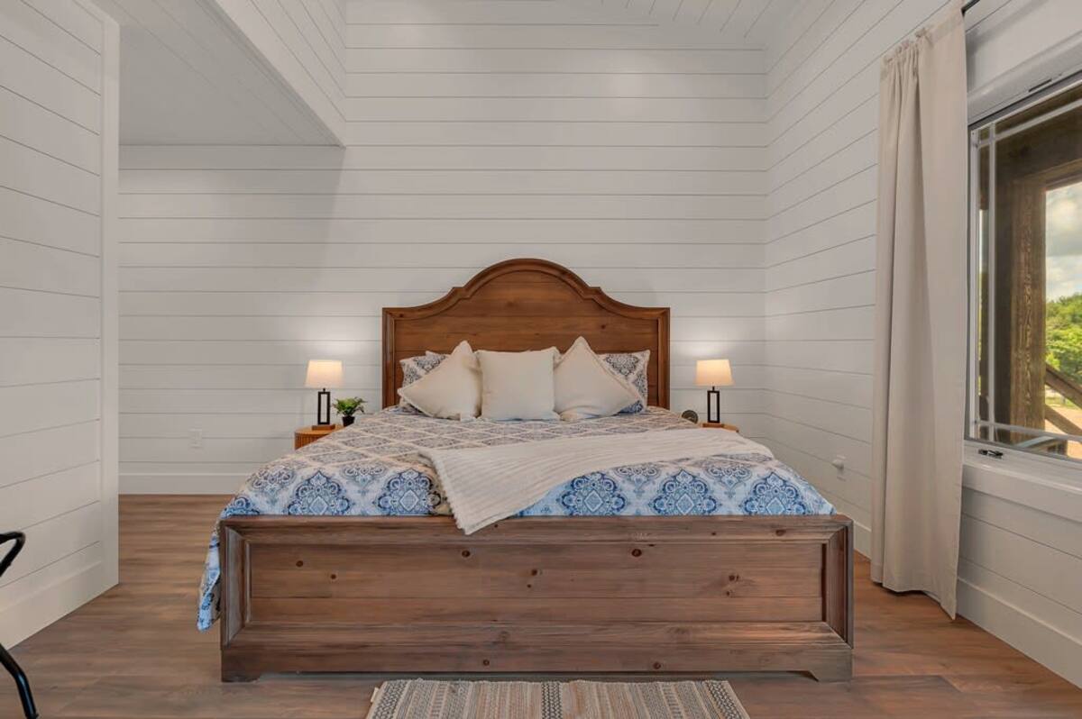 King Bed