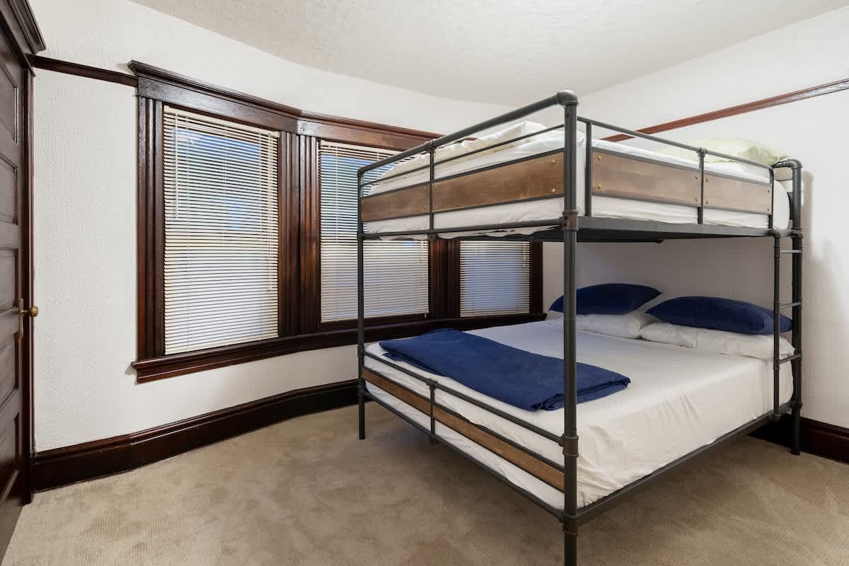 Residence image 3