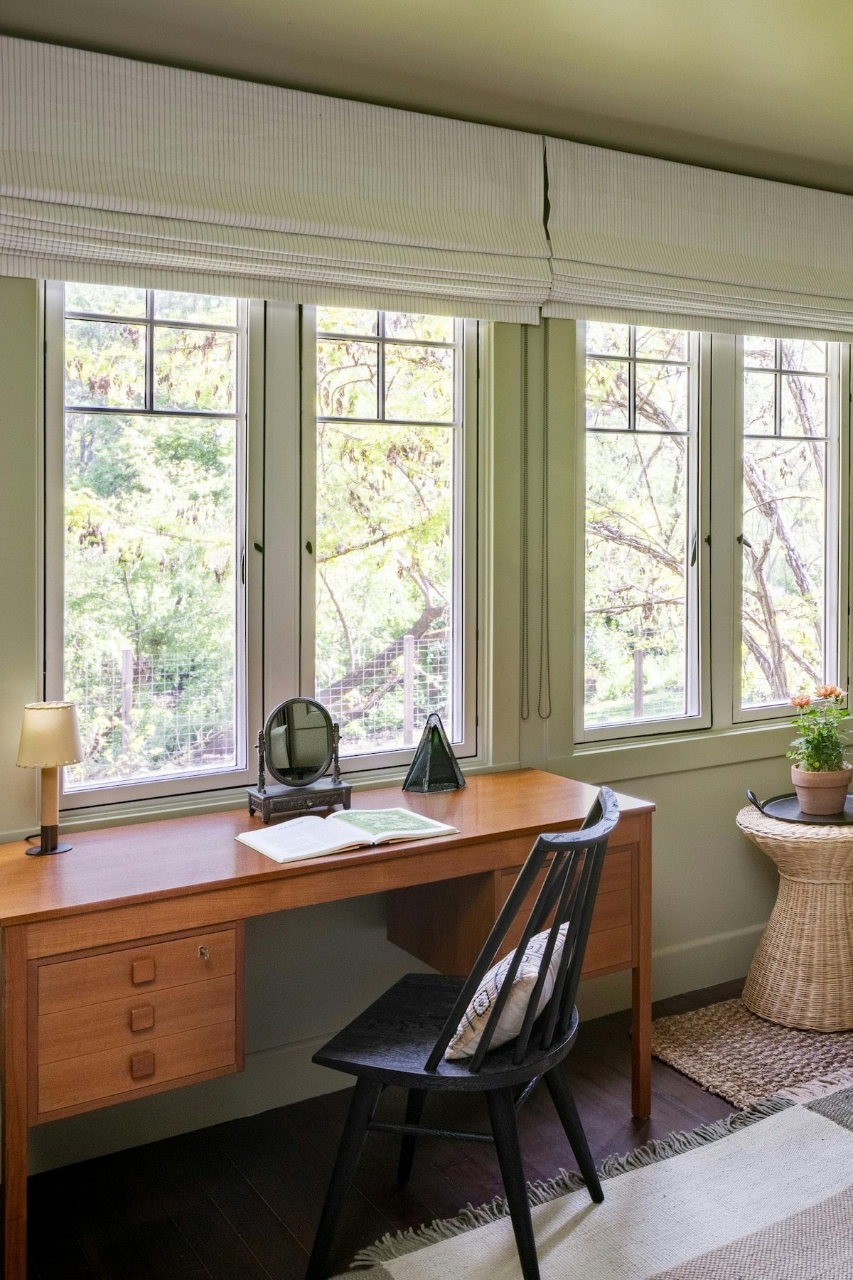 Exposed beams & accessible features image 6