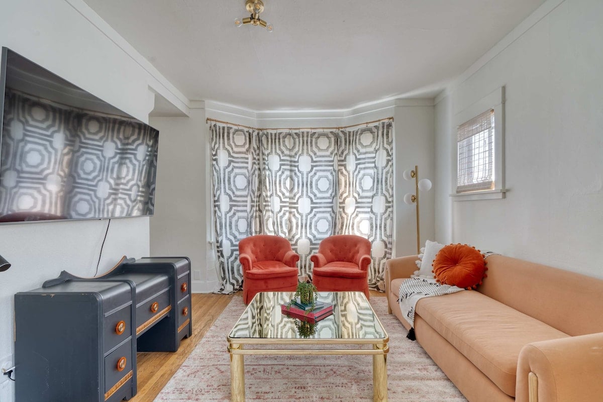 Warhol Suite - Art Deco Apartment - 92 WalkScore image 7