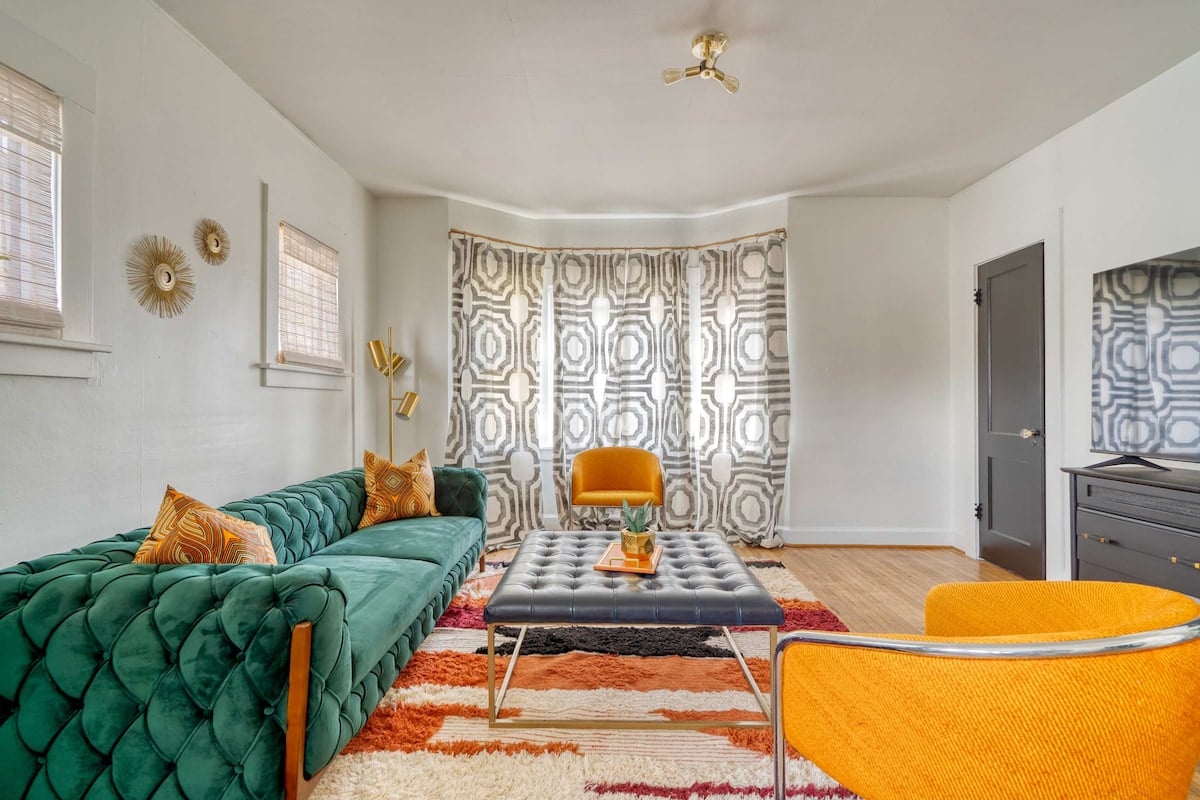 Lively 2BR Old Hollywood Apt - 92 WalkScore image 7