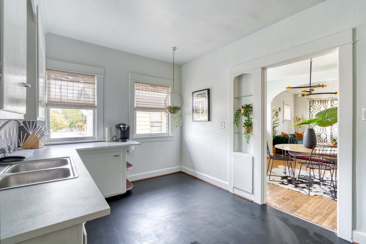 Lively 2BR Old Hollywood Apt - 92 WalkScore image 19