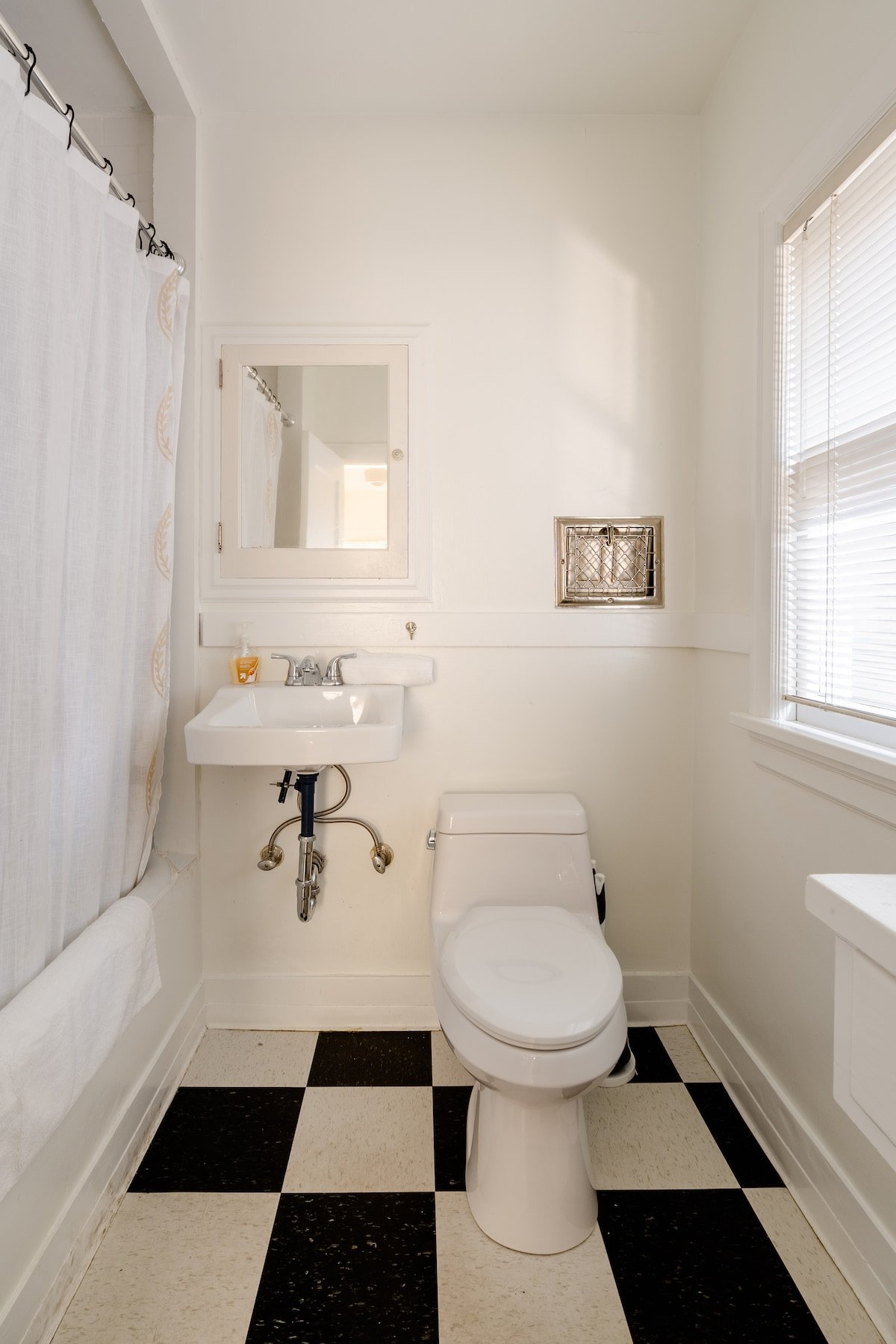 Residence image 3