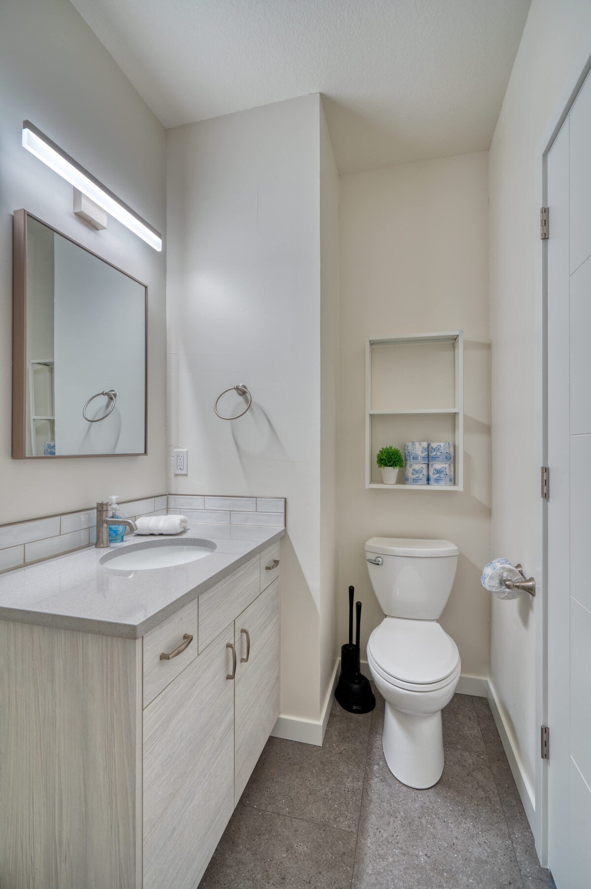 Luxury Penthouse - Rooftop Deck - 2BR - AC image 19