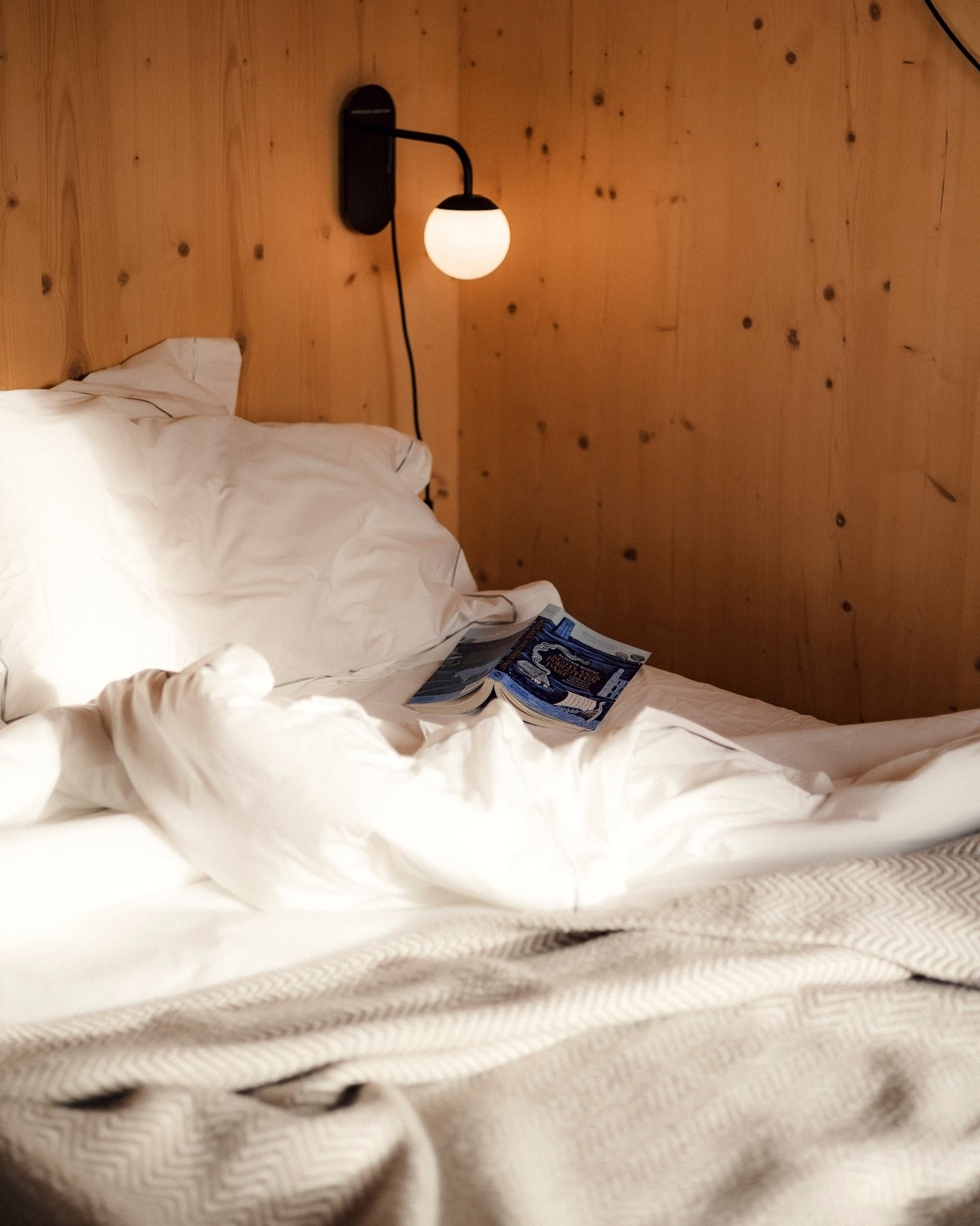 Magical Japandi Retreat - Off-Grid Beach Cabin