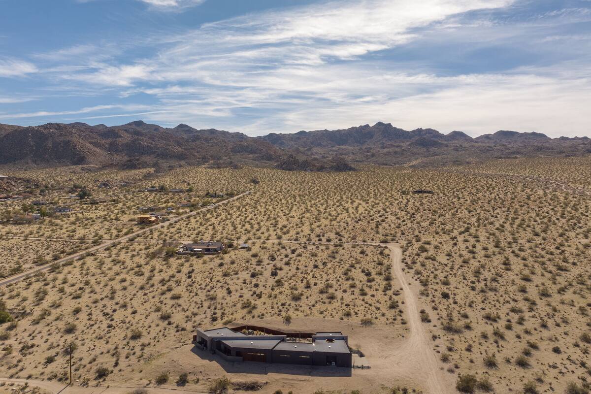 Residence image 3