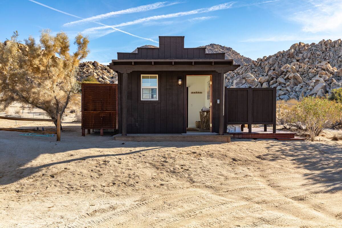 The property consists of 3 separate casitas