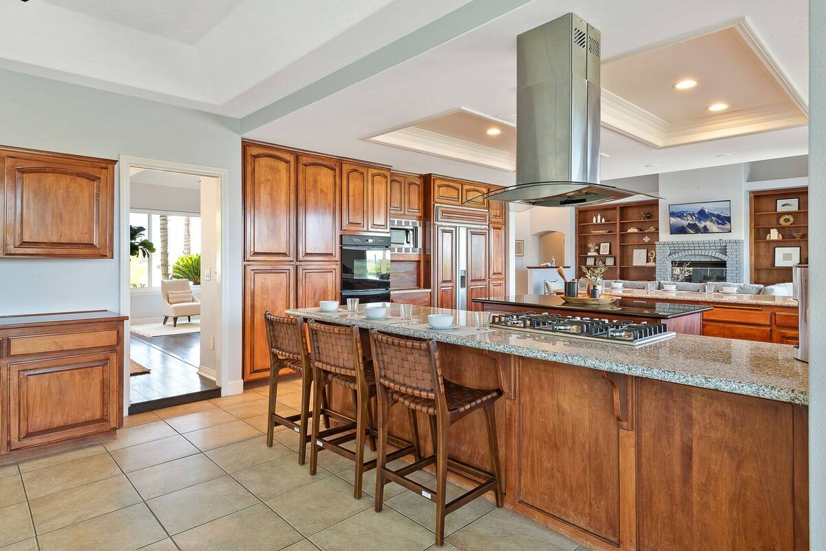 Fully equipped chef’s kitchen